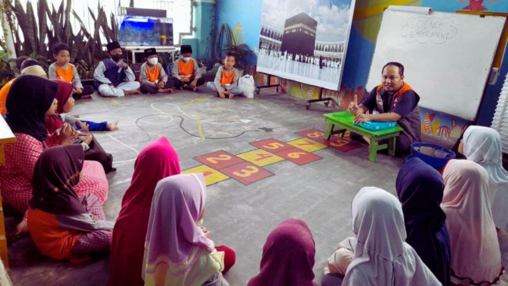 Menjelajahi Kedalaman Akhlak Islam Seorang Guru: Pandangan yang Menyentuh Hati